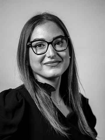 Diana Isacchi, Account Jr