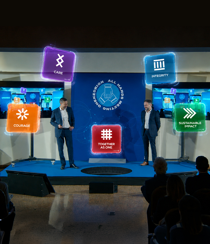 Stand congressuale Kedrion con realtà aumentata AR: medici interagiscono con contenuti scientifici pharma